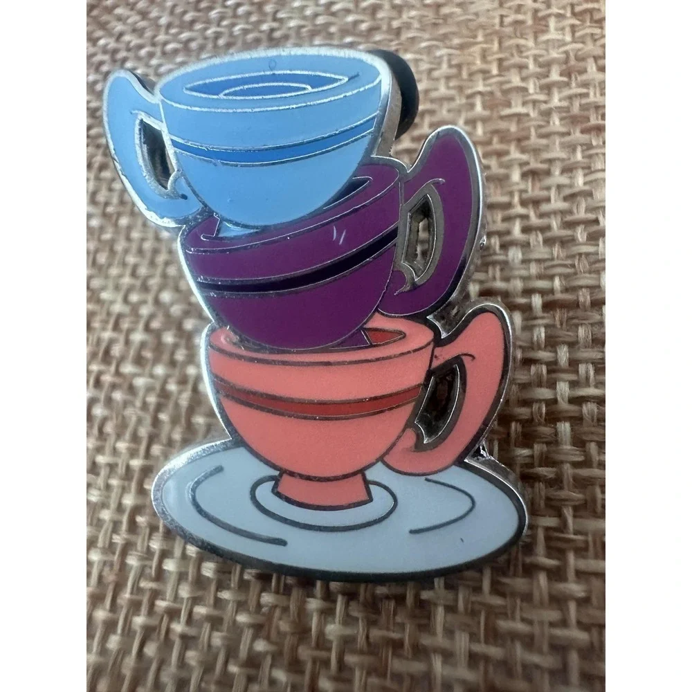 Disney Parks Mad‎ Tea Party Stacked Teacups Trading Pin 2017 Alice Wonderland